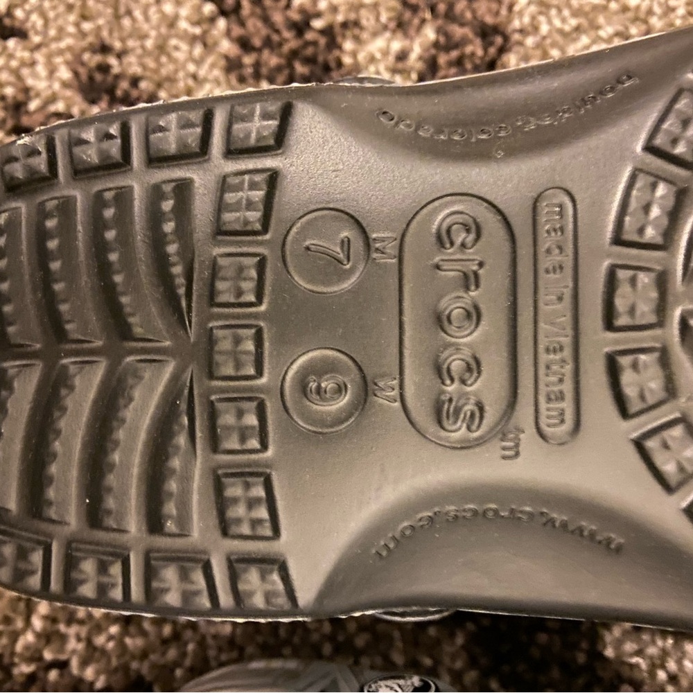 Raiders NFL COLORS silver&black 9 NEW crocs - Picture 9 of 11